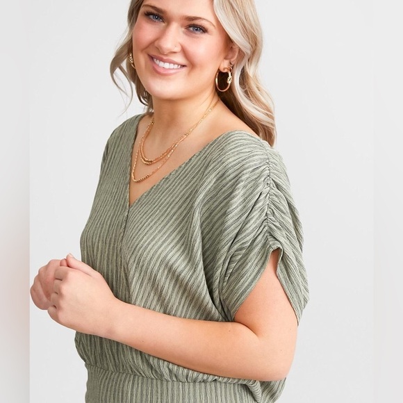 NWT WILLOW & ROOT BUCKLE BRAND BLOUSE - Picture 3 of 4